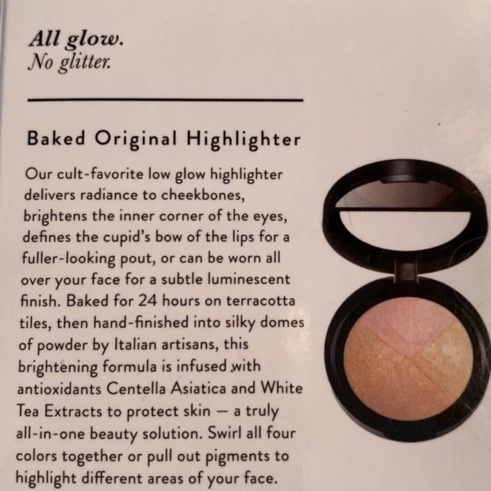 Laura Geller Baked Original Highlighter Quad
- 4 different shades of highlighter - Picture 2 of 3